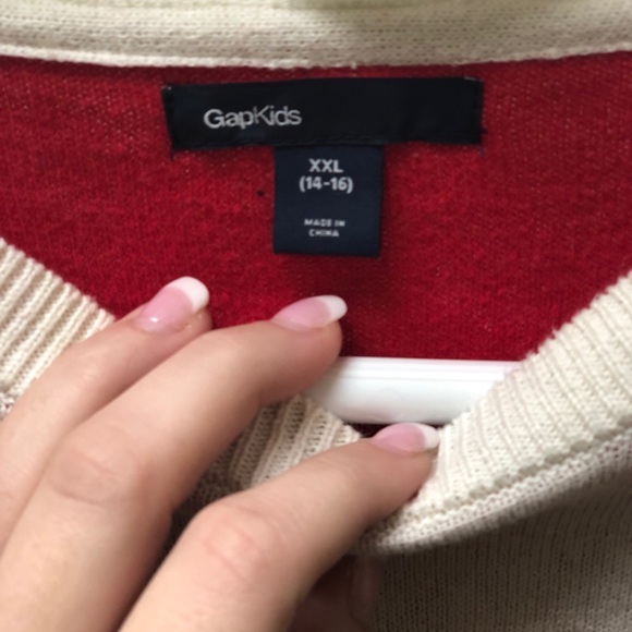 Gap Kids valentine’s sweater - Picture 3 of 3